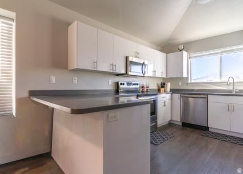 67 W 600 S Springville UT 84663