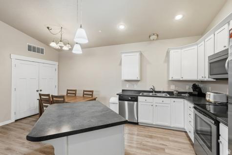 282 W 605 N Centerville UT 84014