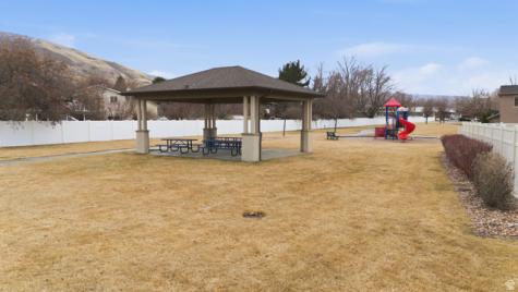 282 W 605 N Centerville UT 84014