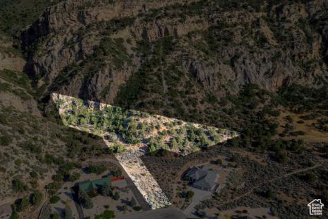 2235 S Chekshani Cliffs New Harmony UT 84757