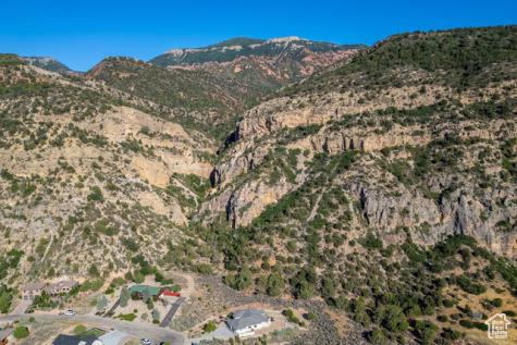 2235 S Chekshani Cliffs New Harmony UT 84757