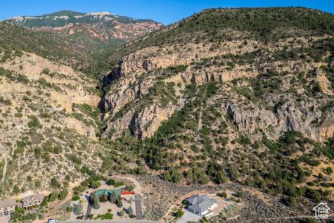 2235 S Chekshani Cliffs New Harmony UT 84757