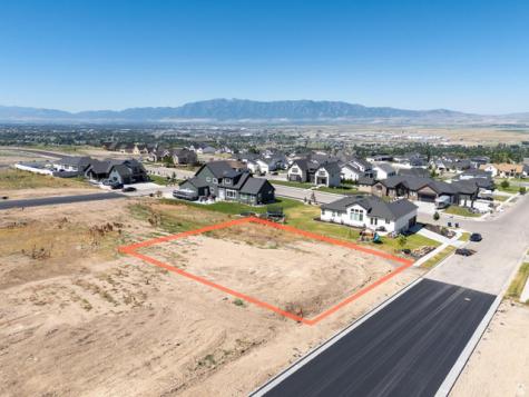 1112 E 100 N Hyde Park UT 84318