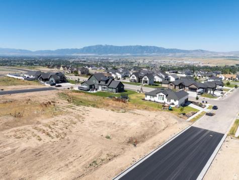1112 E 100 N Hyde Park UT 84318
