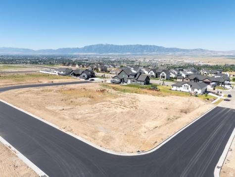 1112 E 100 N Hyde Park UT 84318
