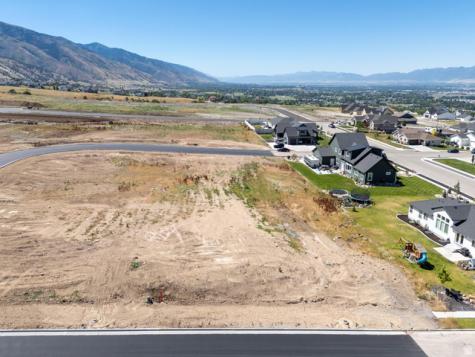 1112 E 100 N Hyde Park UT 84318