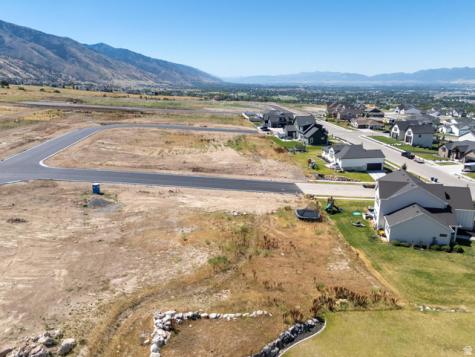 1112 E 100 N Hyde Park UT 84318
