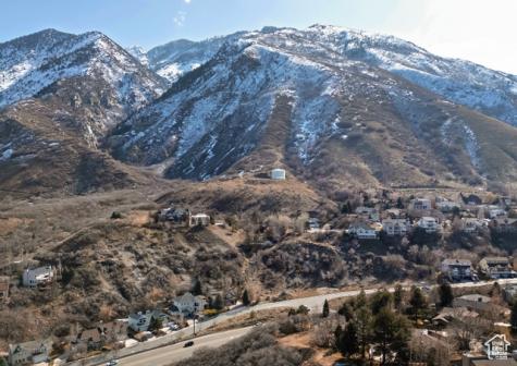 7541 S Prospector Drive E Cottonwood Heights UT 84093