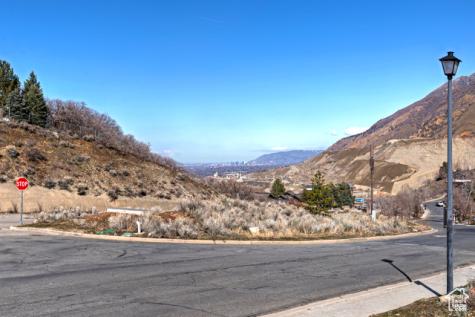 7541 S Prospector Drive E Cottonwood Heights UT 84093