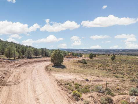 1897 E Eagle Ridge Circle Hatch UT 84735