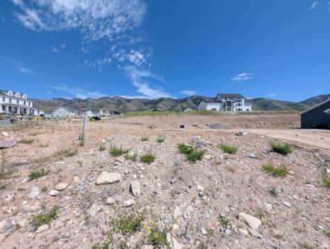 16 S 1000 E Hyde Park UT 84318