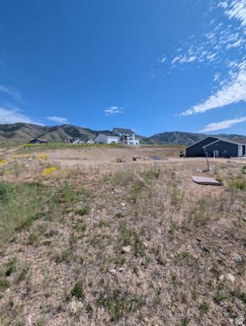 16 S 1000 E Hyde Park UT 84318