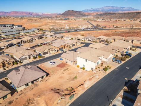 2261 S Tonaquint Drive St. George UT 84770