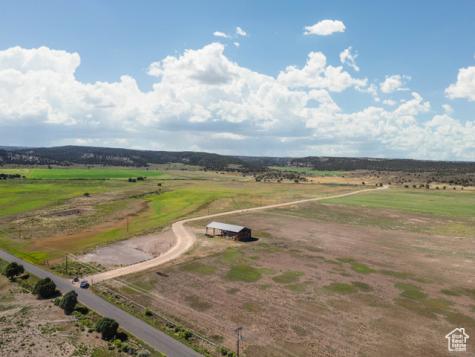 1010 W Grandview Drive Hatch UT 84735