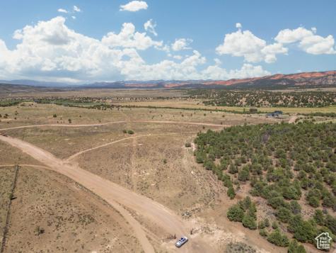 2047 E Elk Run Circle Hatch UT 84735