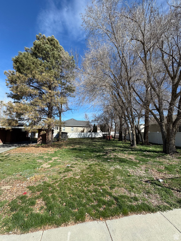 489 E 7800 S Sandy UT 84047