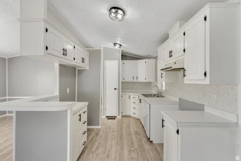 1109 W Barberry Drive Taylorsville UT 84123