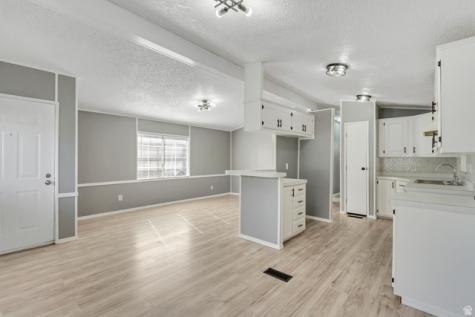 1109 W Barberry Drive Taylorsville UT 84123