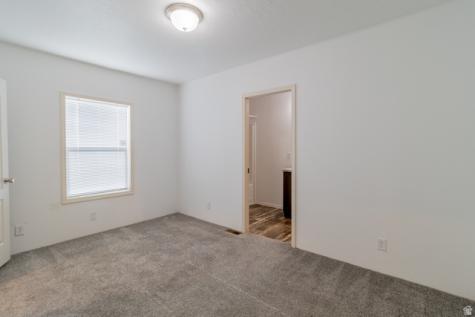 3980 S 1950 W Roy UT 84067