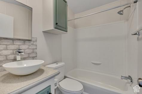 1618 N 210 E Tooele UT 84074