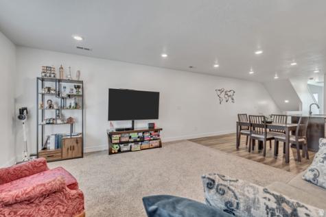 263 E 1825 N North Ogden UT 84414