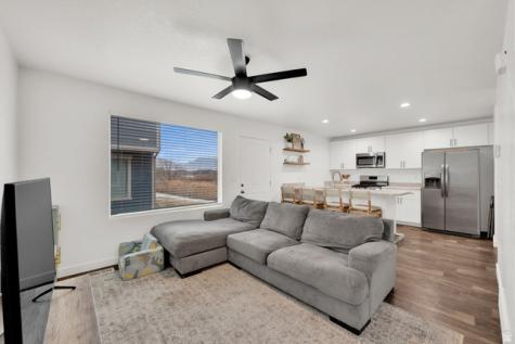 228 E Hummingbird Court Saratoga Springs UT 84045