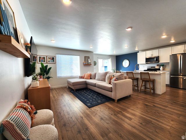 1736 E Fall Street N Eagle Mountain UT 84005