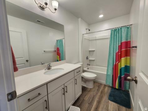 1736 E Fall Street N Eagle Mountain UT 84005