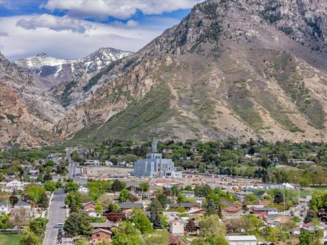 2306 N 390 E Provo UT 84604