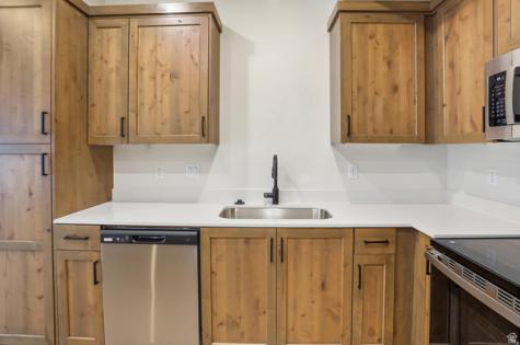 1271 S 985 E Ogden UT 84404