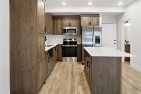 1279 S 985 E Ogden UT 84404