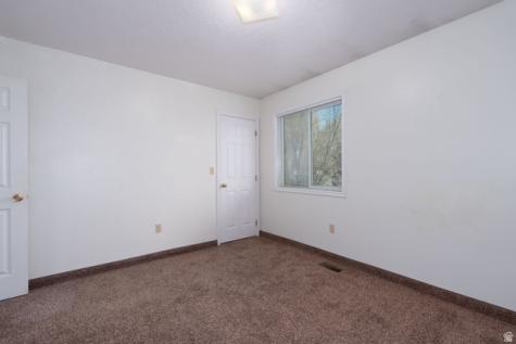 275 S 300 E Roosevelt UT 84066
