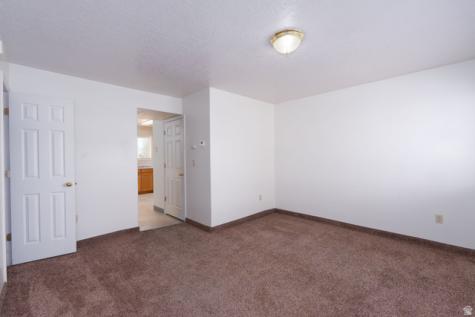 275 S 300 E Roosevelt UT 84066