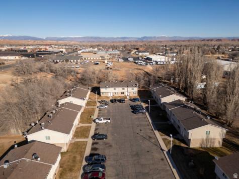 275 S 300 E Roosevelt UT 84066