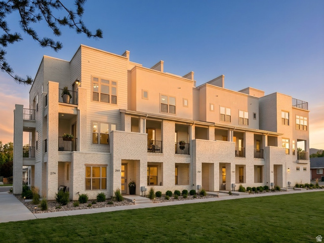 2189 E Grinnel Lane S Holladay UT 84117