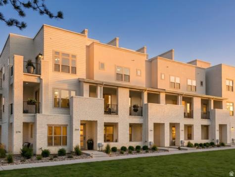 2189 E Grinnel Lane S Holladay UT 84117