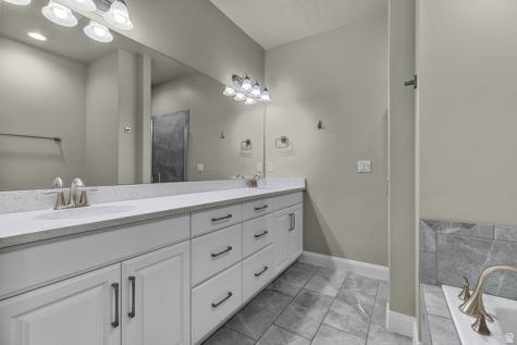 999 N Casitas Loop Washington UT 84780