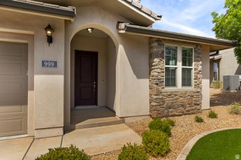 999 N Casitas Loop Washington UT 84780
