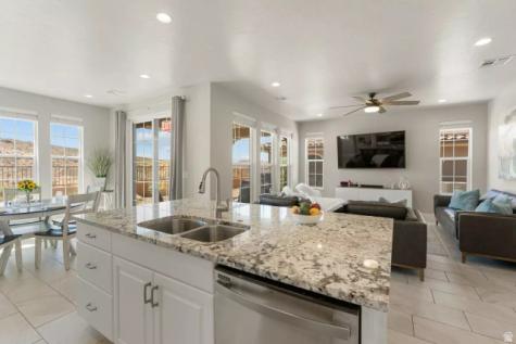 2264 E Cascada Way Washington UT 84780
