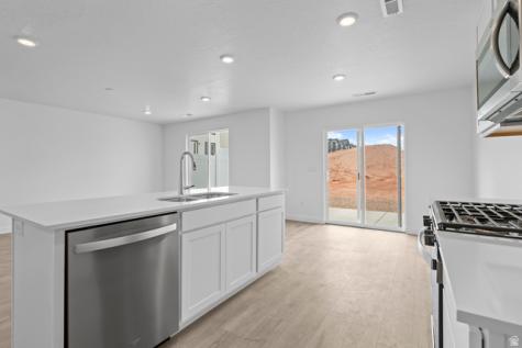 2805 E Fireweed Lane Washington UT 84780