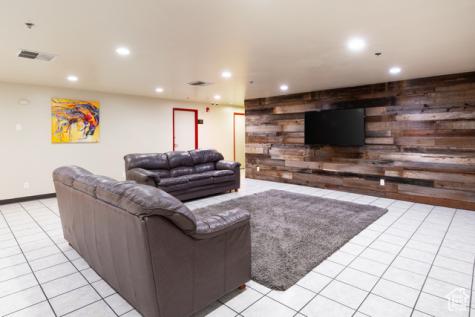 233 S 1000 E St. George UT 84770