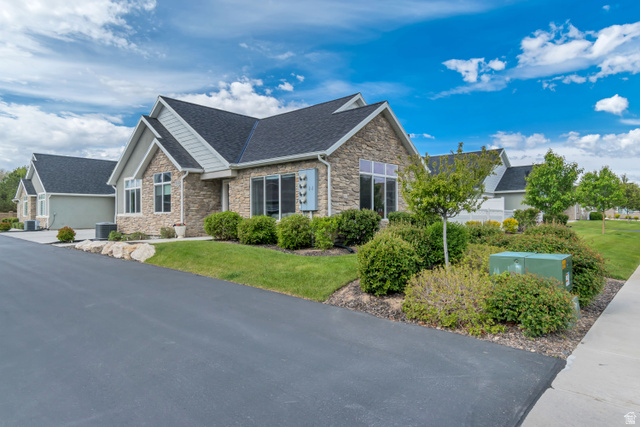 501 E Lone Star Saratoga Springs UT 84045