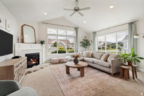 501 E Lone Star Saratoga Springs UT 84045