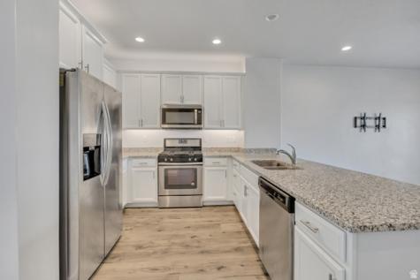 986 W Cyan Valley Way S Bluffdale UT 84065