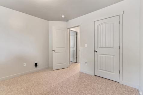 1643 N Hollyhock Farmington UT 84025
