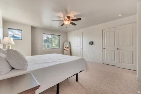 1643 N Hollyhock Farmington UT 84025