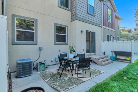 1643 N Hollyhock Farmington UT 84025