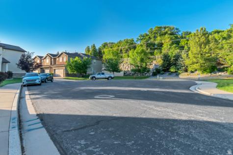 1643 N Hollyhock Farmington UT 84025