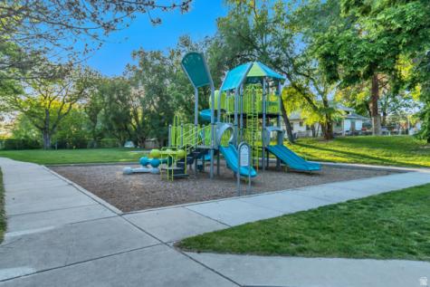1643 N Hollyhock Farmington UT 84025