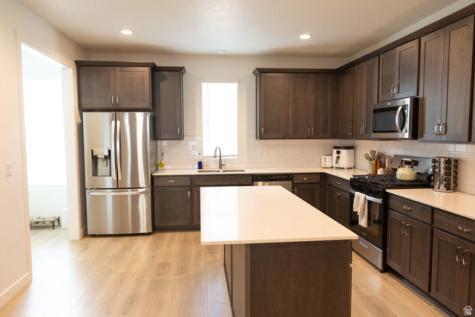 638 N Autumn Ash Circle Kaysville UT 84037